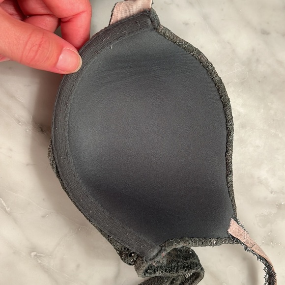 Victoria’s Secret Bra - Picture 3 of 3